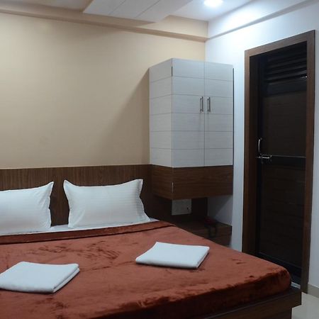 Hotel Ideal Vadodara Exterior foto